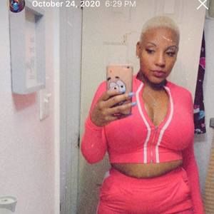 Meet your Posher, Stephanie